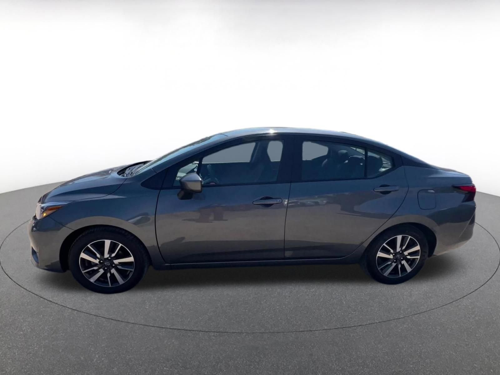 Used 2025 Nissan Versa SV FWD image 9