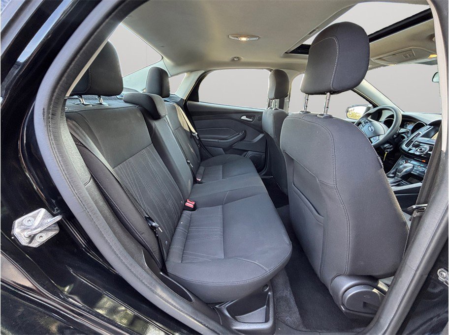 Used 2018 Ford Focus SEL FWD image 31