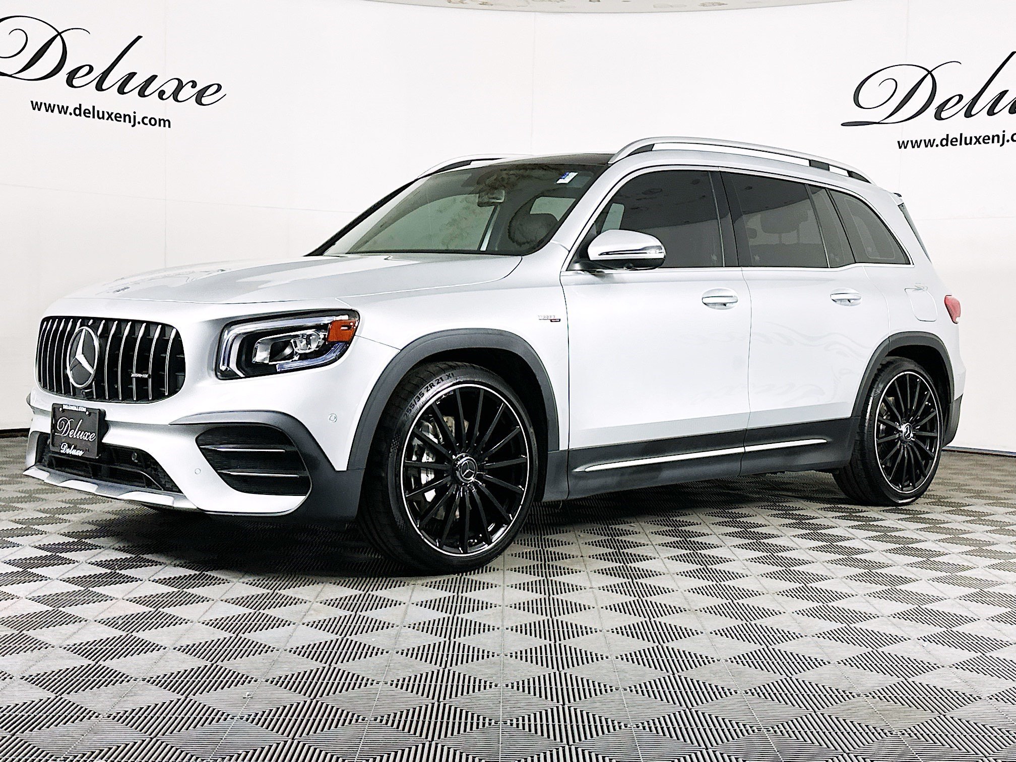 Used 2023 Mercedes-Benz GLB 35 AMG 4MATIC image 3