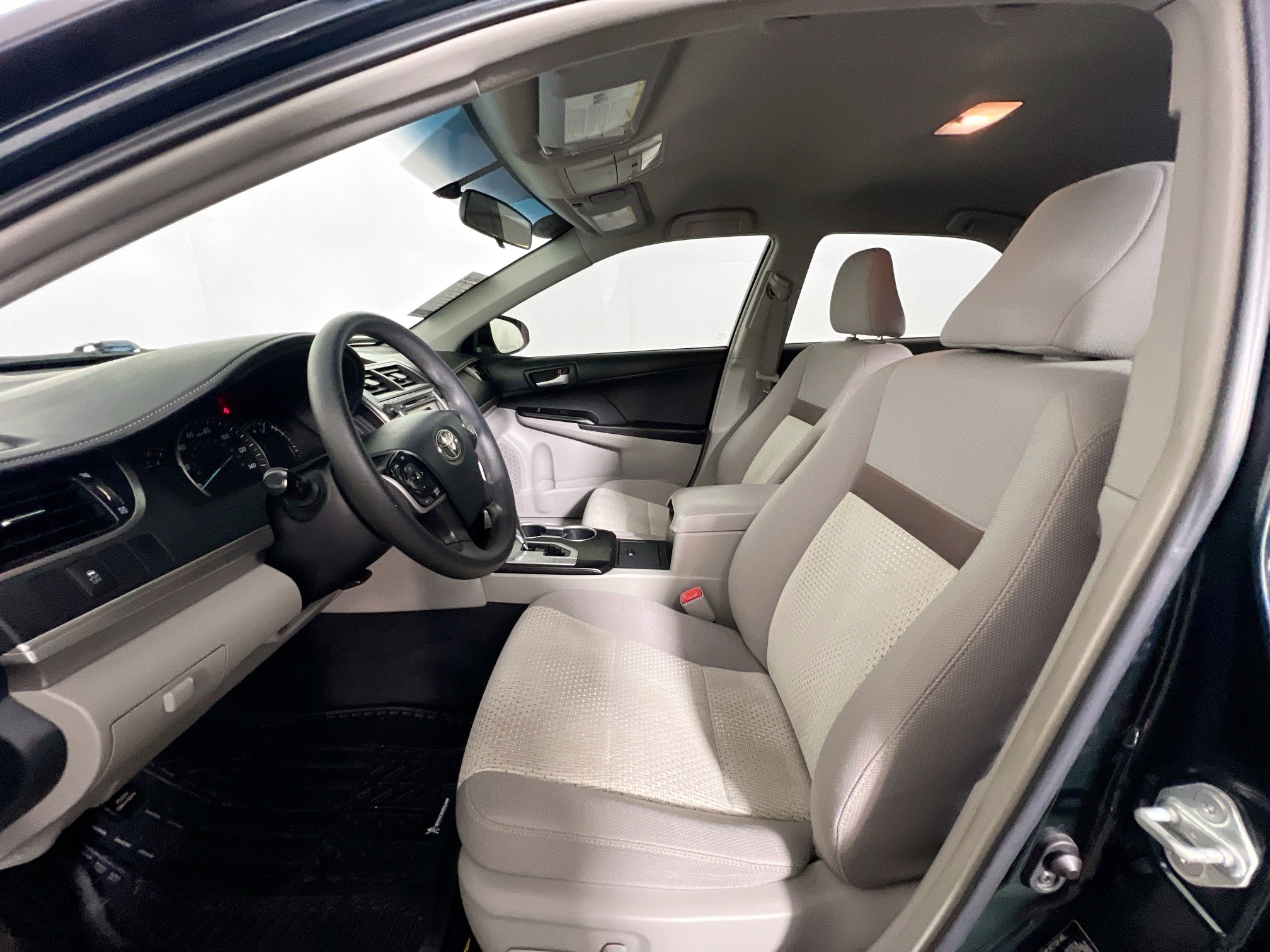 Used 2012 Toyota Camry LE image 14