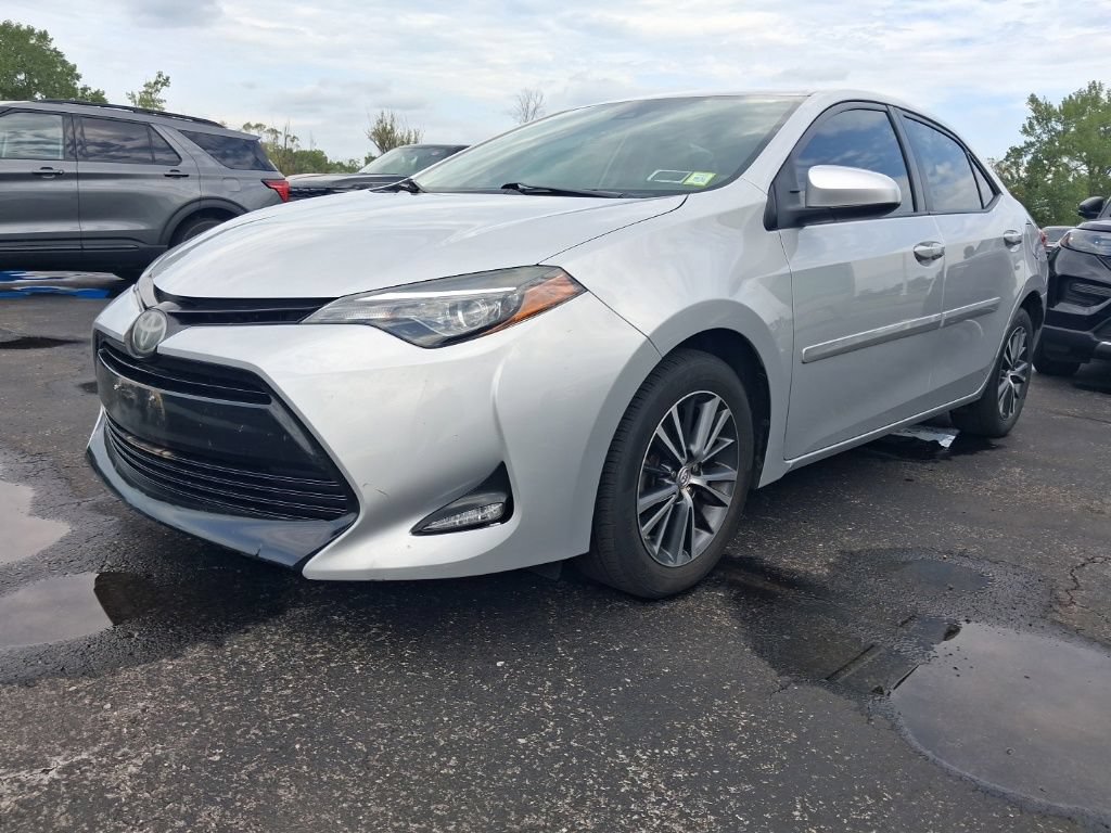 Used 2019 Toyota Corolla LE w/ LE Premium Package w/Moonroof FWD image 2