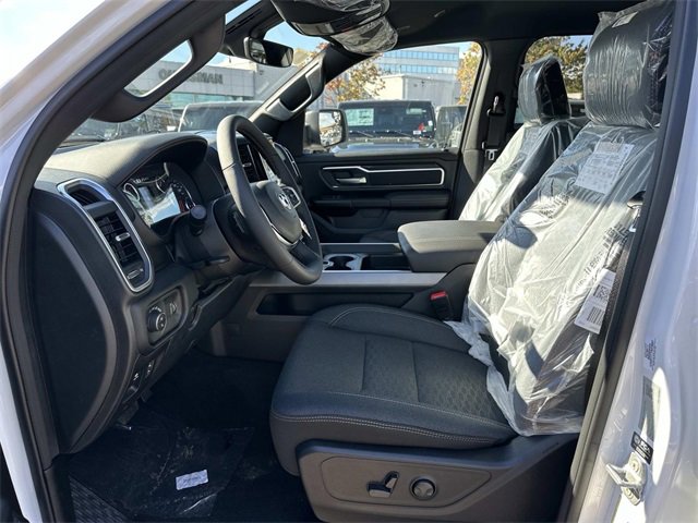 New 2026 RAM 1500 4x4 Crew Cab image 9