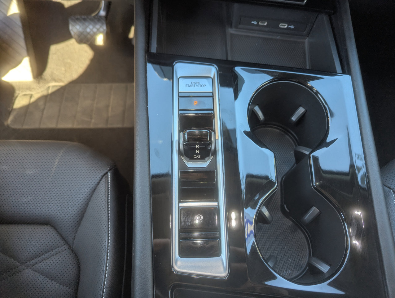 Used 2024 Volkswagen Atlas SE image 24