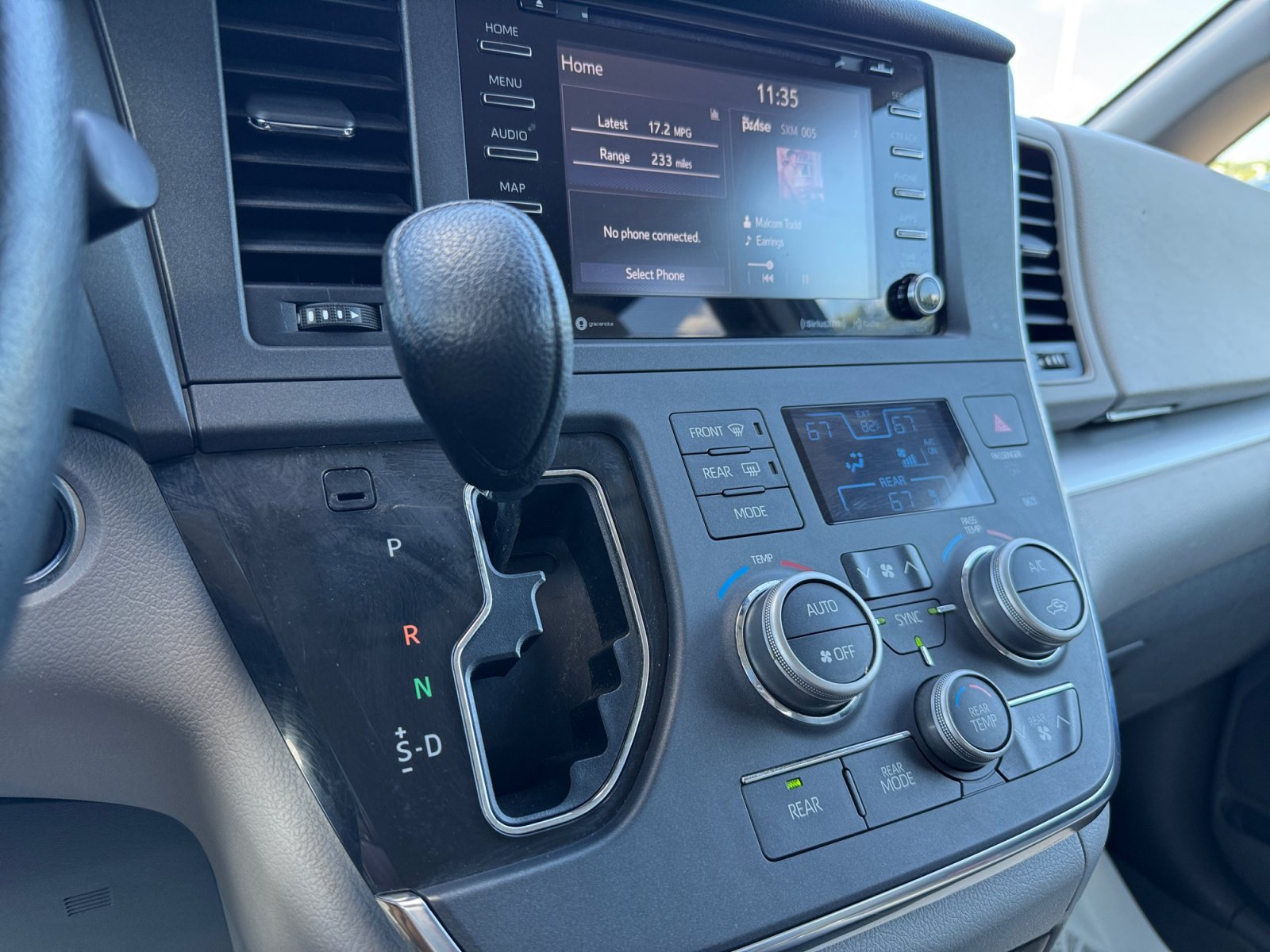 Used 2019 Toyota Sienna LE w/ LE Preferred Package AWD/4WD image 7
