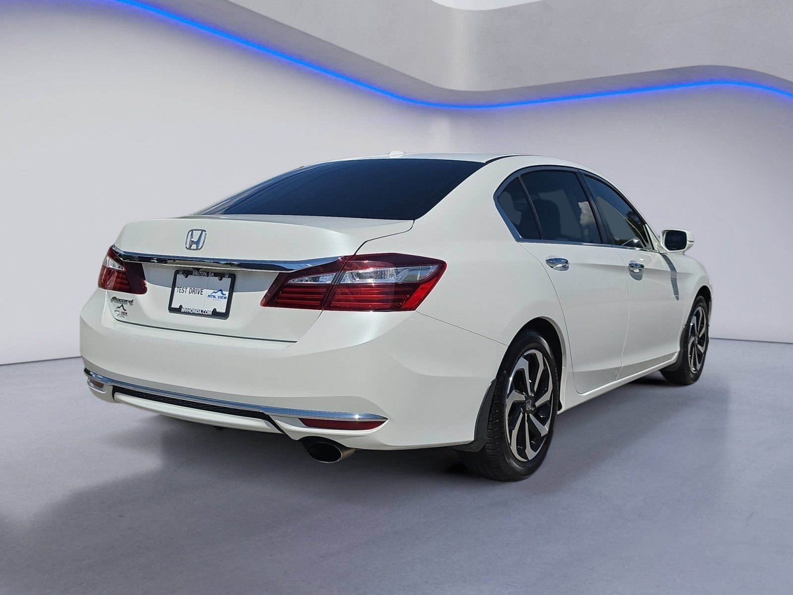 Used 2016 Honda Accord EX image 6