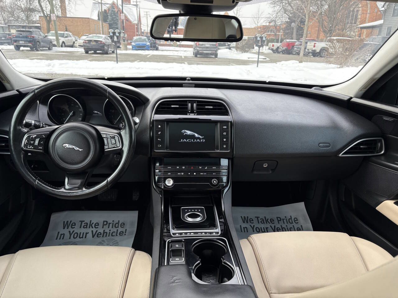 Used 2017 Jaguar XE Premium image 21