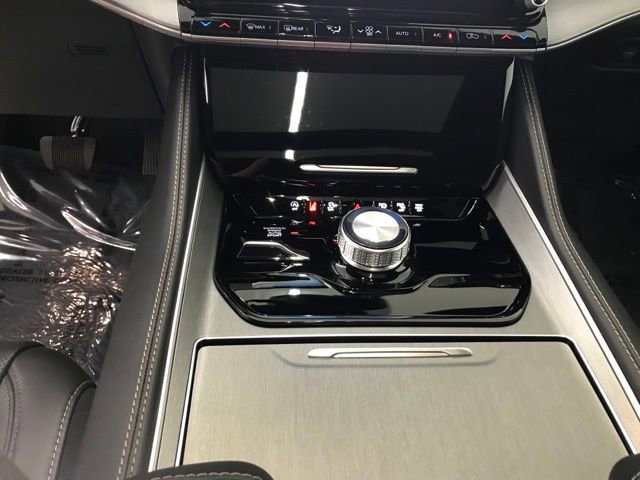 New 2025 Jeep Wagoneer 4WD w/ Convenience Group I image 19