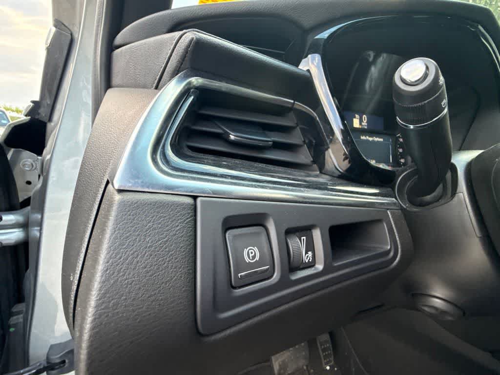 Used 2024 Cadillac XT5 Premium Luxury w/ LPO, Floor Liner Package AWD/4WD image 28