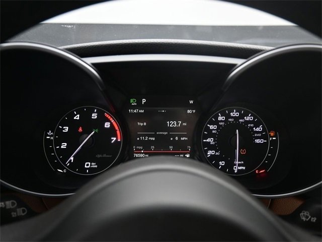 Used 2019 Alfa Romeo Giulia Base image 10