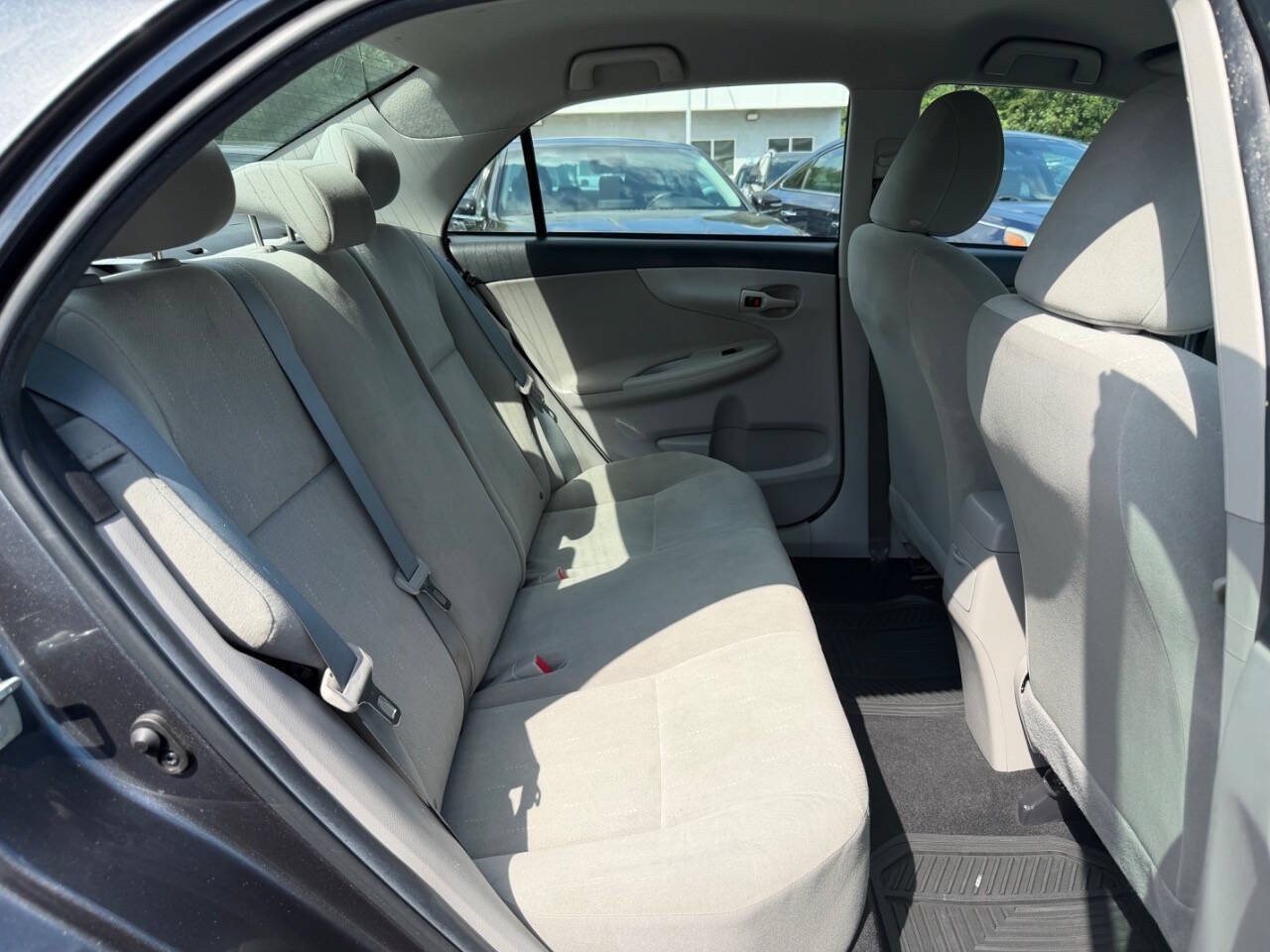 Used 2012 Toyota Corolla L FWD image 15
