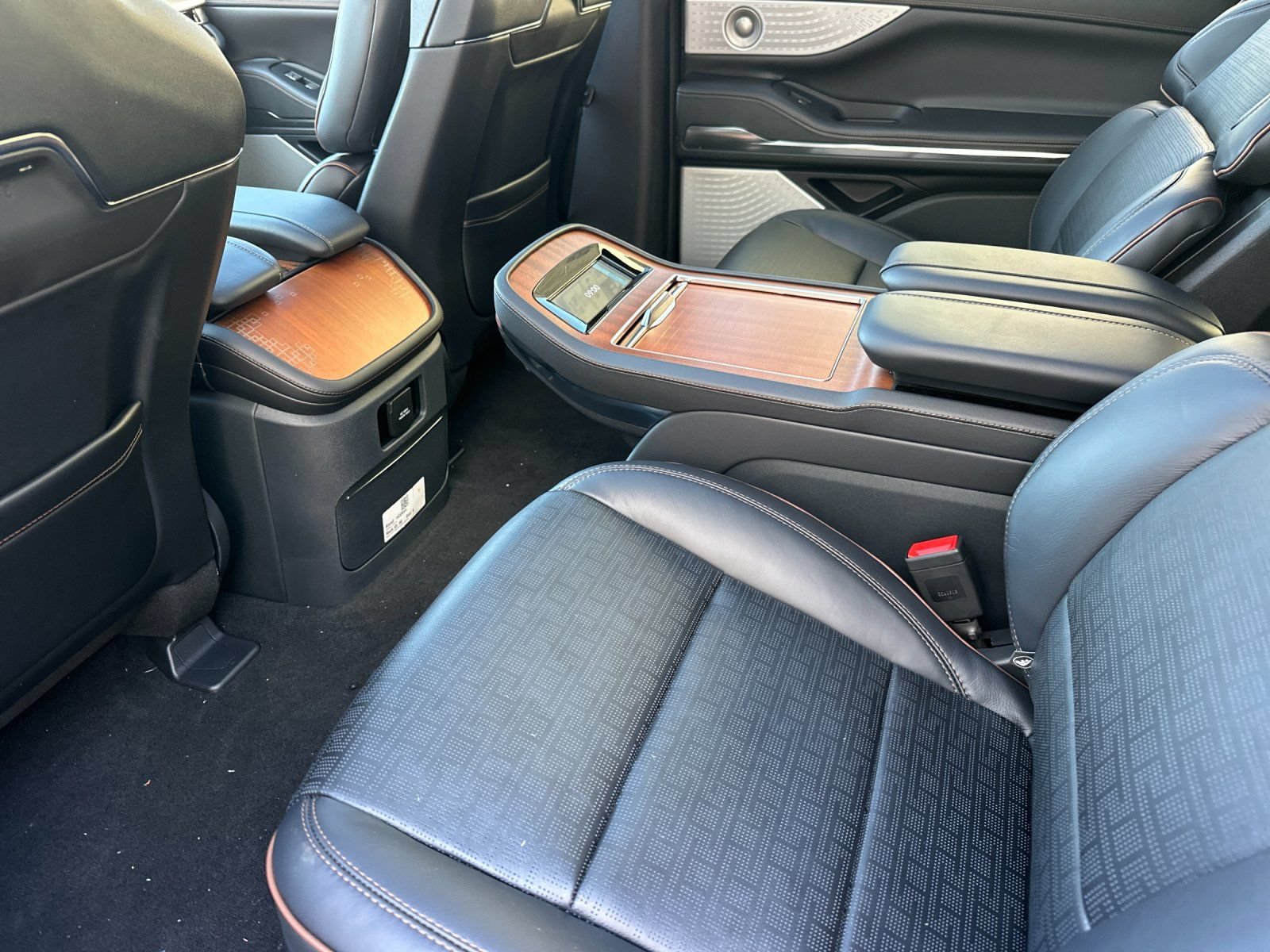 New 2027 Lincoln Navigator L Black Label AWD/4WD image 11