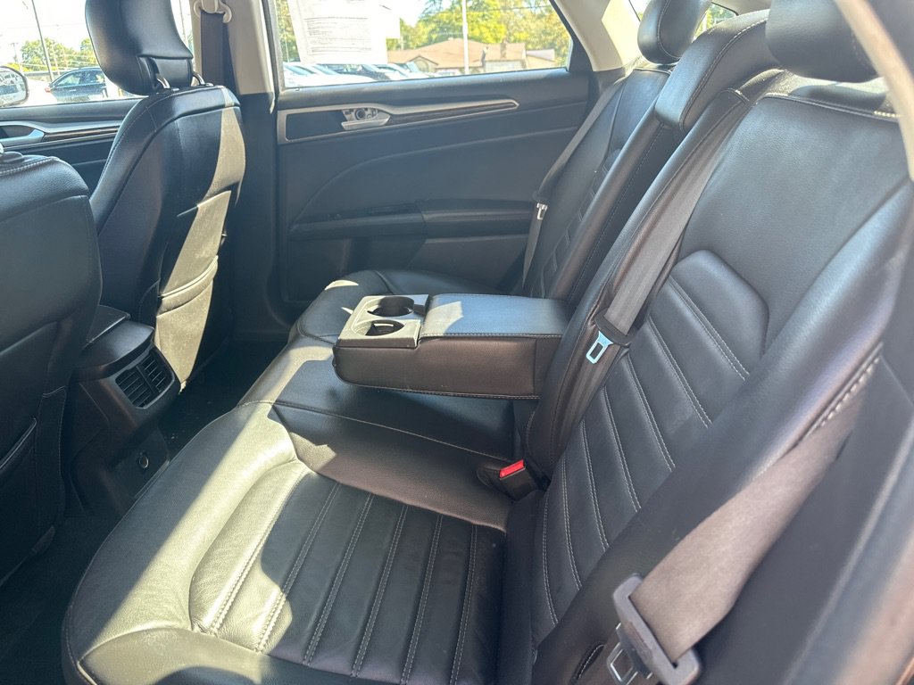 Used 2013 Ford Fusion SE FWD image 14