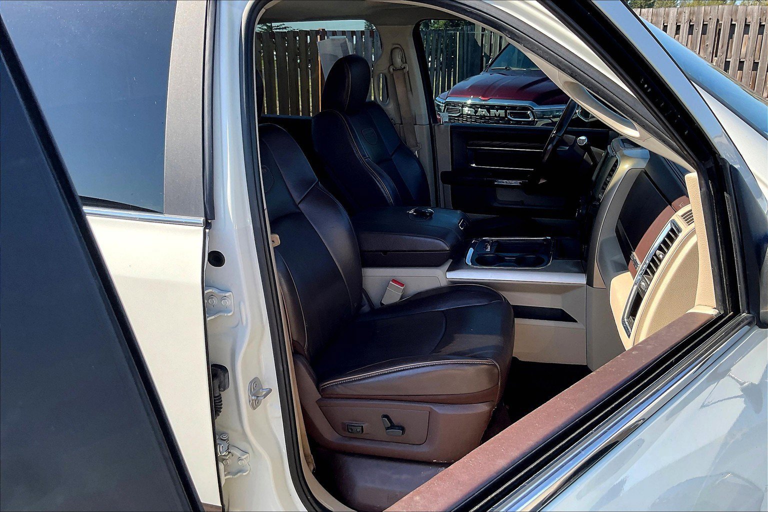 Used 2018 RAM 3500 Laramie Longhorn w/ Max Tow Package image 7