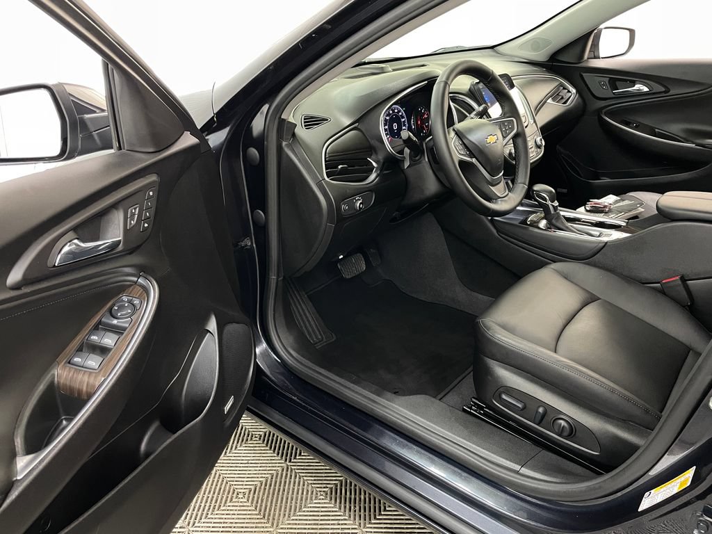 Used 2023 Chevrolet Malibu LT w/ Driver Confidence Package FWD image 22