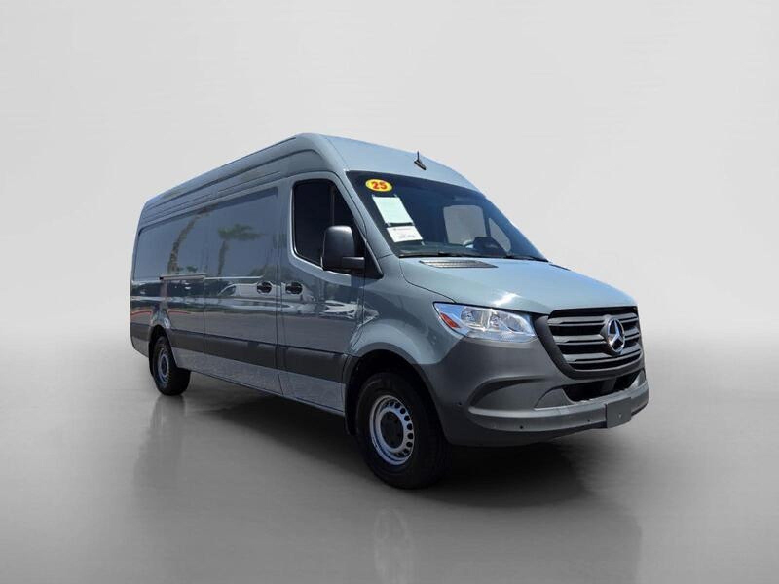 Used 2025 Mercedes-Benz Sprinter 2500 image 7
