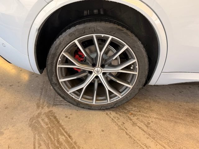 Used 2023 Maserati Grecale Modena AWD/4WD image 11