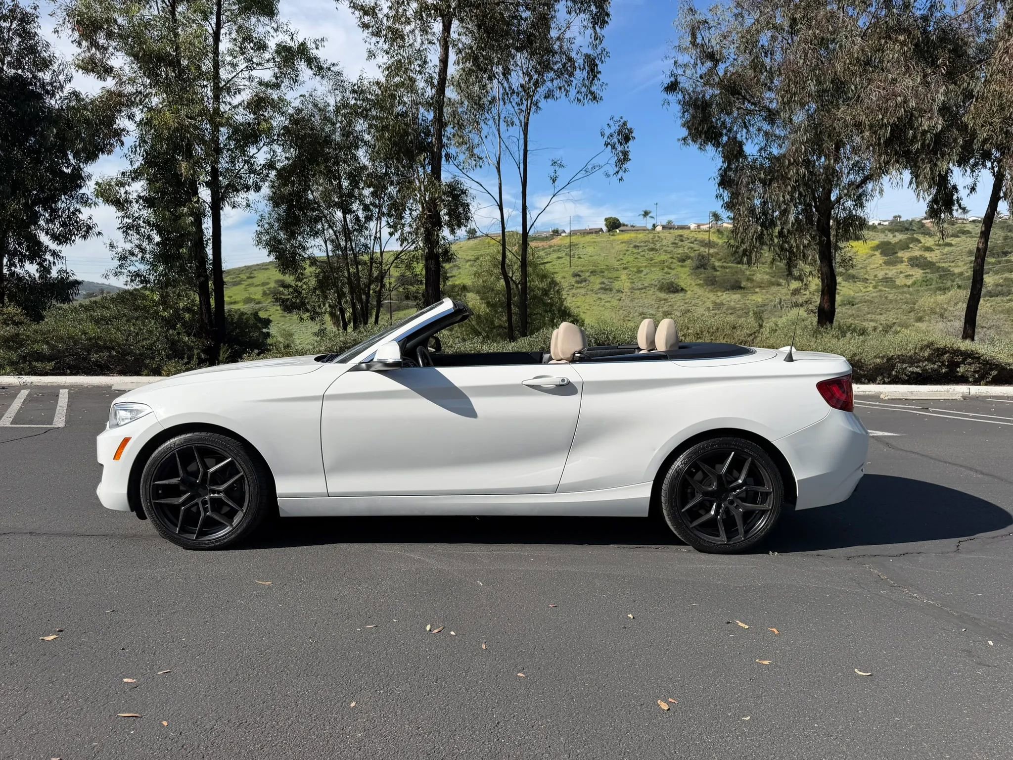 Used 2017 BMW 230i Convertible RWD image 2