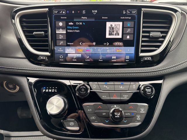 New 2026 Chrysler Pacifica Select image 25