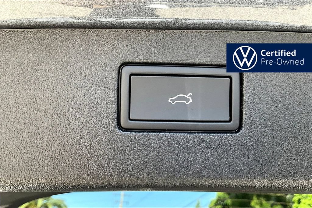 Used 2025 Volkswagen Tiguan SE FWD image 25