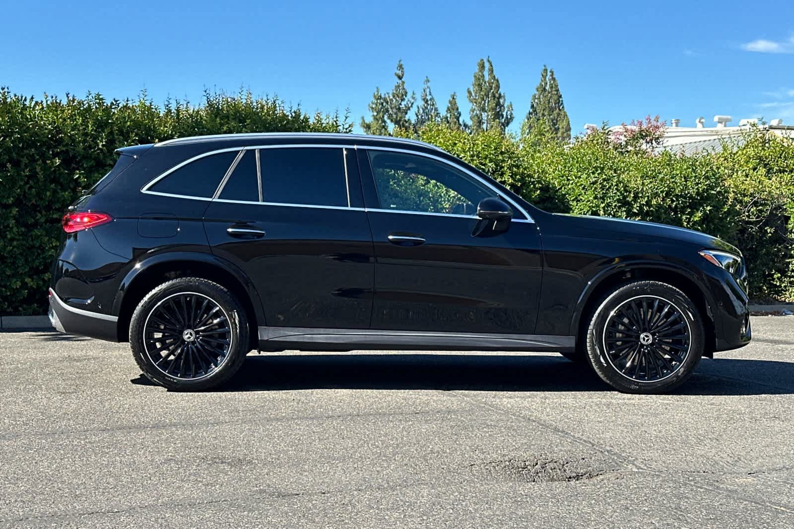 New 2026 Mercedes-Benz GLC 300 4MATIC image 2