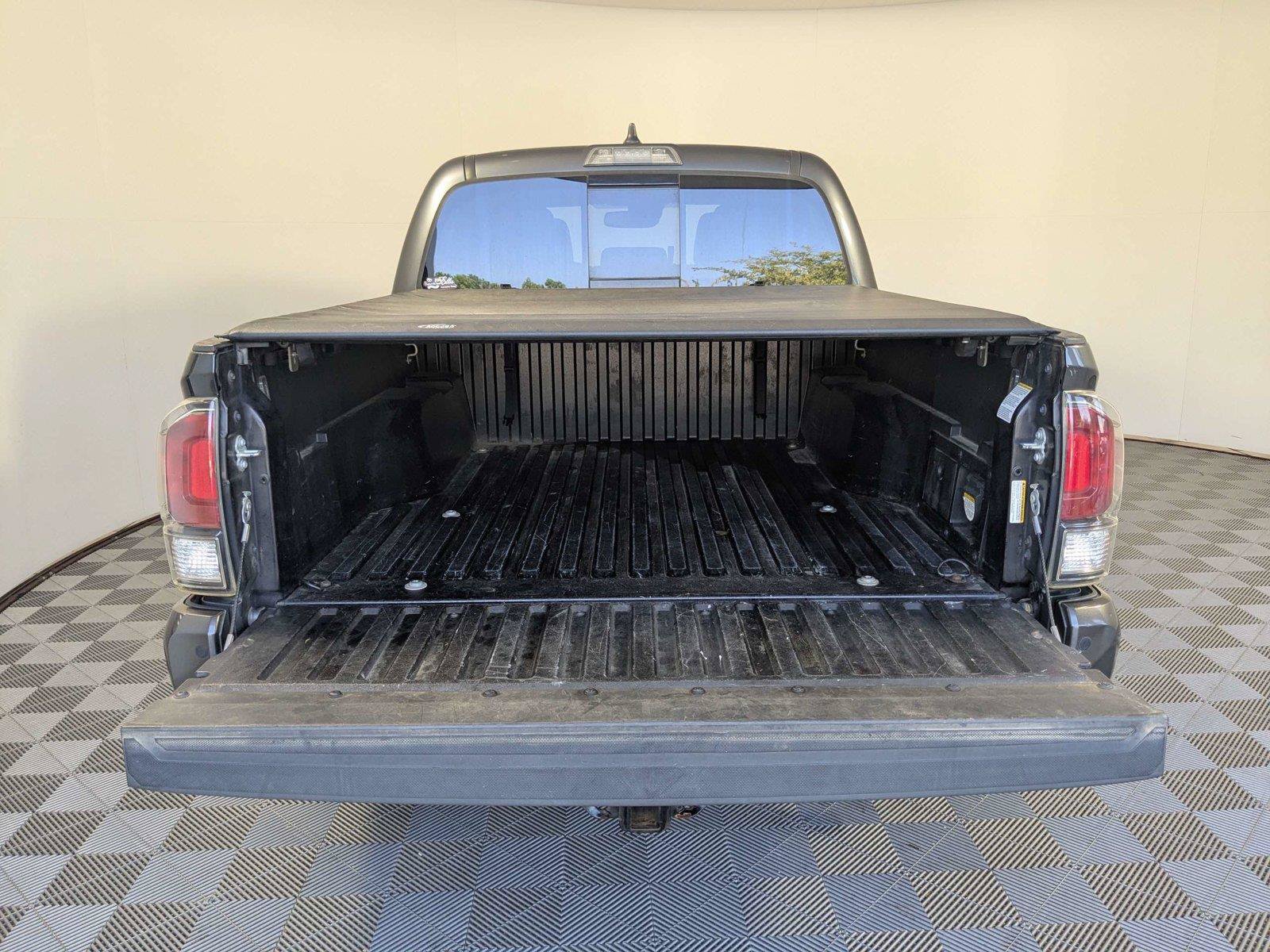 Certified 2022 Toyota Tacoma Limited AWD/4WD image 8