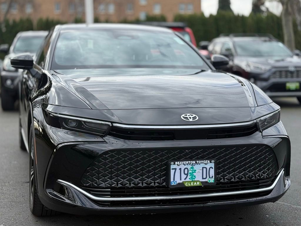 Certified 2023 Toyota Crown XLE image 7