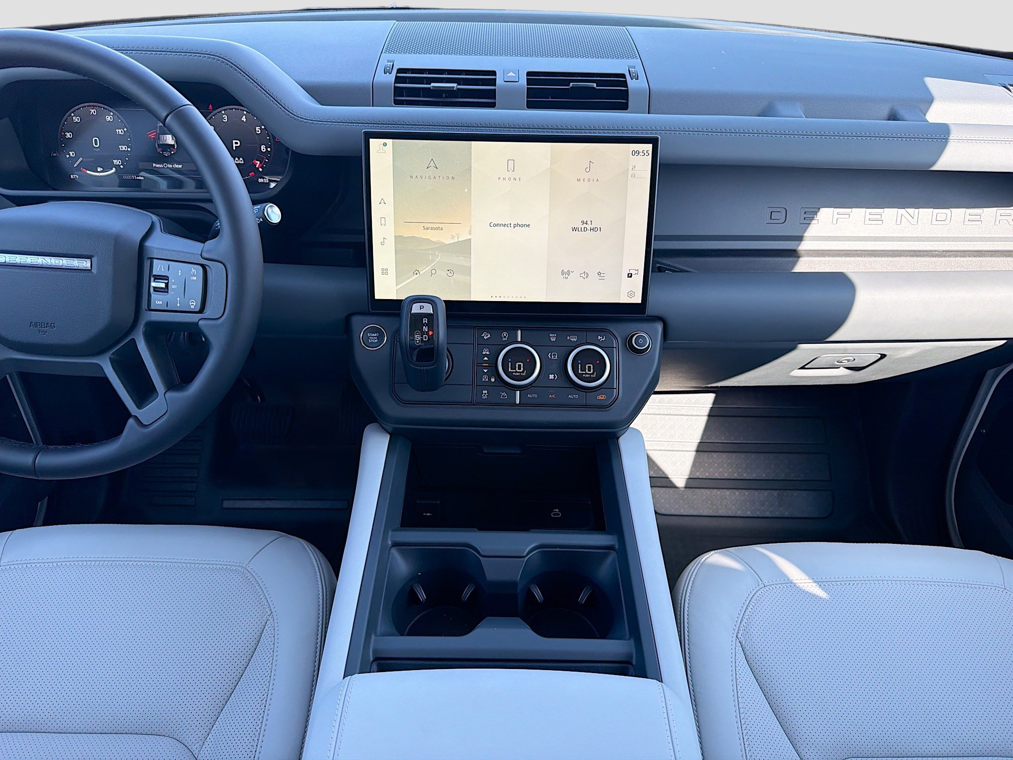 New 2026 Land Rover Defender 110 X-Dynamic SE AWD/4WD image 19