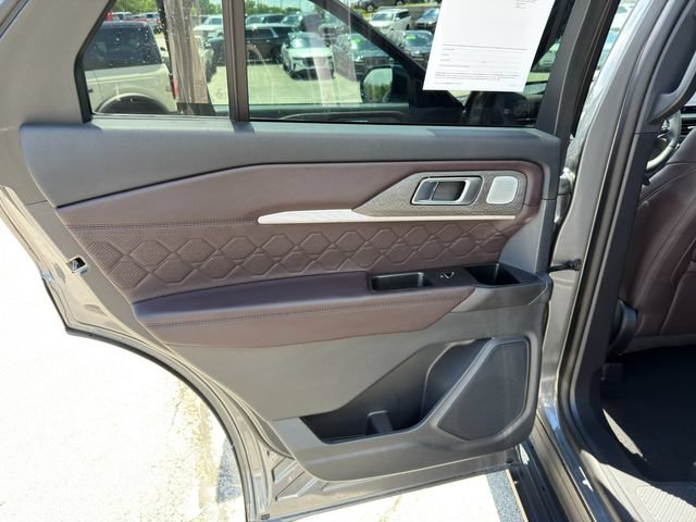 Used 2025 Ford Explorer Platinum w/ Ultimate Package AWD/4WD image 22