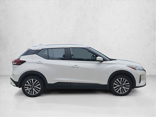 Used 2022 Nissan Kicks SV FWD image 4