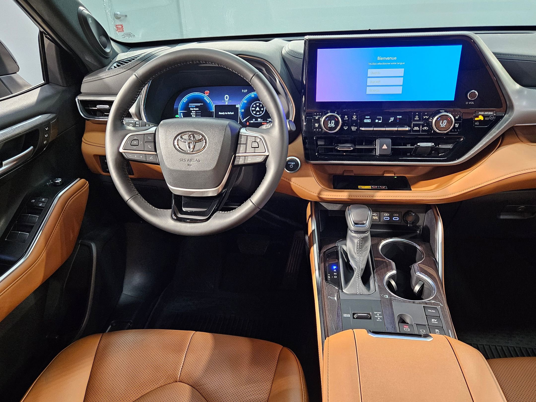 Certified 2025 Toyota Highlander Platinum image 9