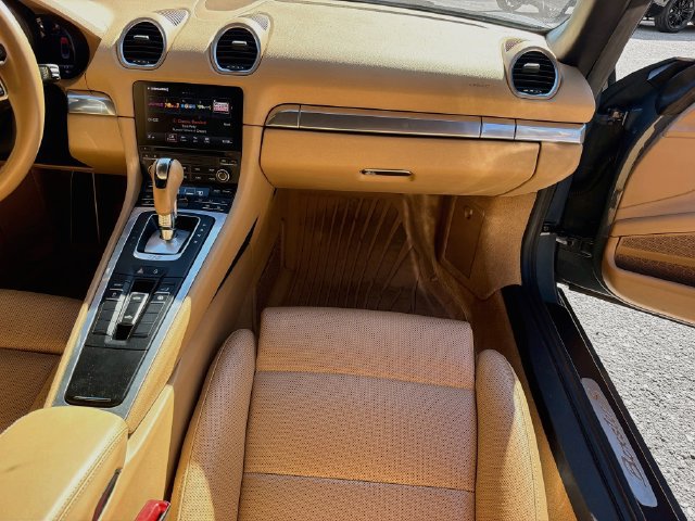 Used 2017 Porsche 718 Boxster S RWD image 16