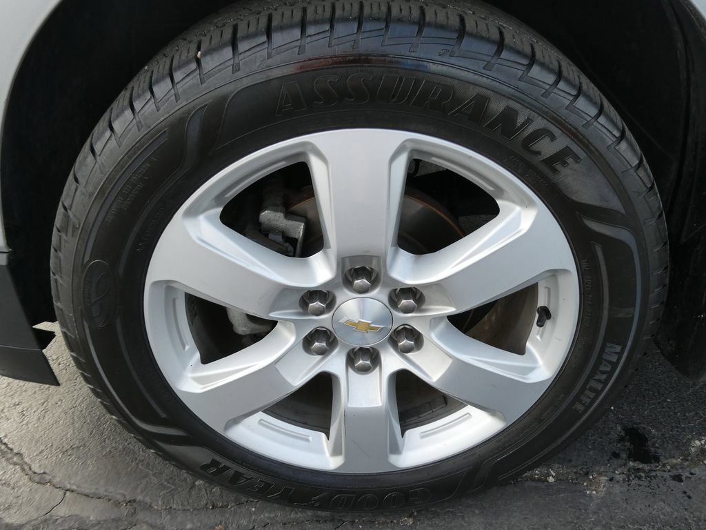 Used 2017 Chevrolet Traverse LT w/ Style and Technology Package FWD image 10