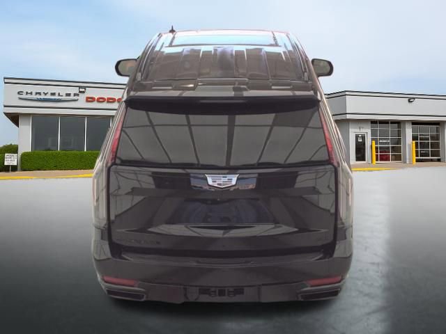 Used 2024 Cadillac Escalade Sport Platinum w/ LPO, ONYX Package AWD/4WD image 3
