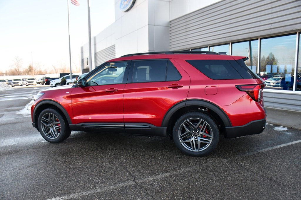 New 2026 Ford Explorer ST-Line w/ ST-Line Street Pack image 3