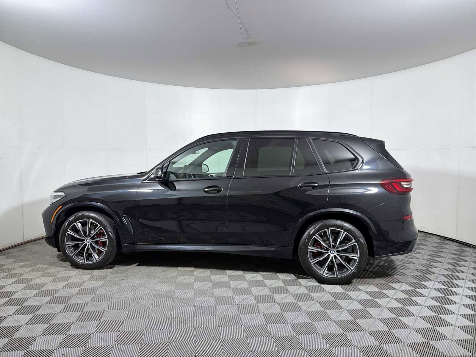 Used 2022 BMW X5 xDrive40i w/ M Sport Package image 4