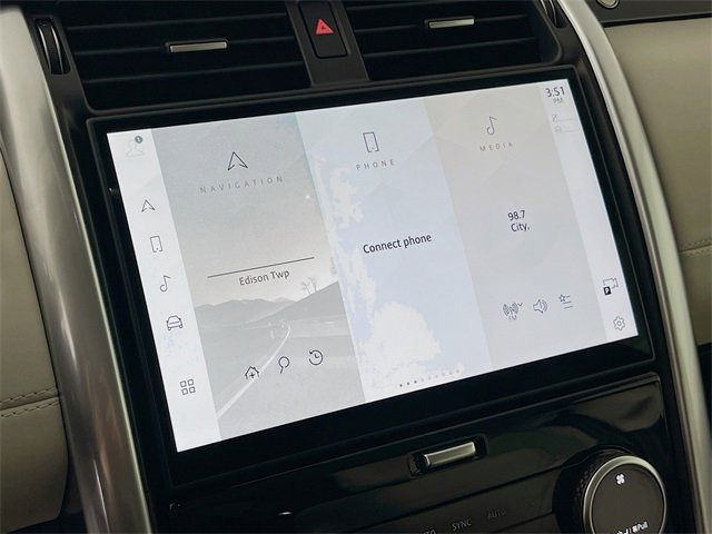 Used 2024 Land Rover Discovery S image 12
