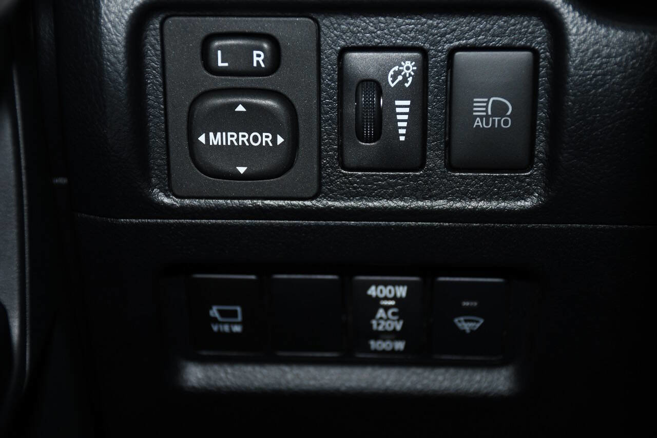 Used 2022 Toyota 4Runner SR5 Premium w/ Moonroof Package AWD/4WD image 29