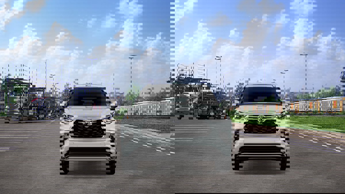 New 2026 Toyota Highlander Platinum image 17