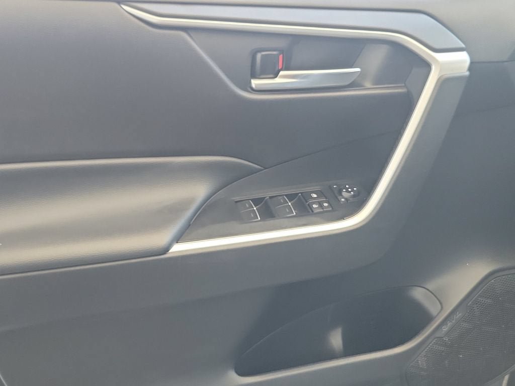 Used 2024 Toyota RAV4 XLE FWD image 20