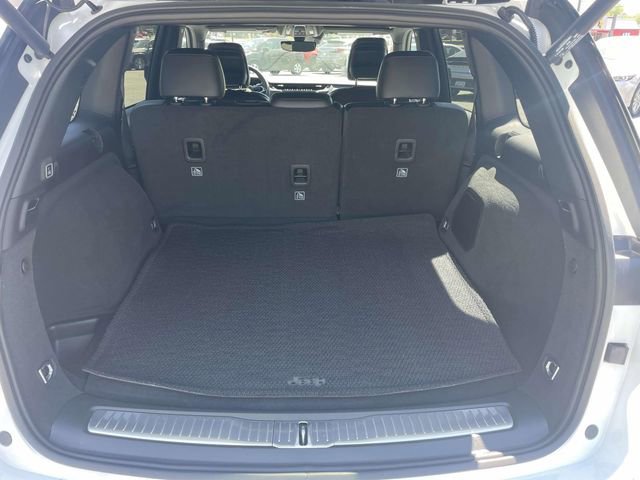 Used 2025 Jeep Grand Cherokee Summit AWD/4WD image 8