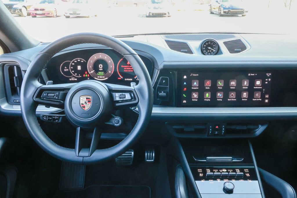 Certified 2025 Porsche Cayenne E-Hybrid Coupe image 30