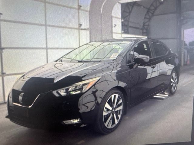 Used 2020 Nissan Versa SR FWD image 5