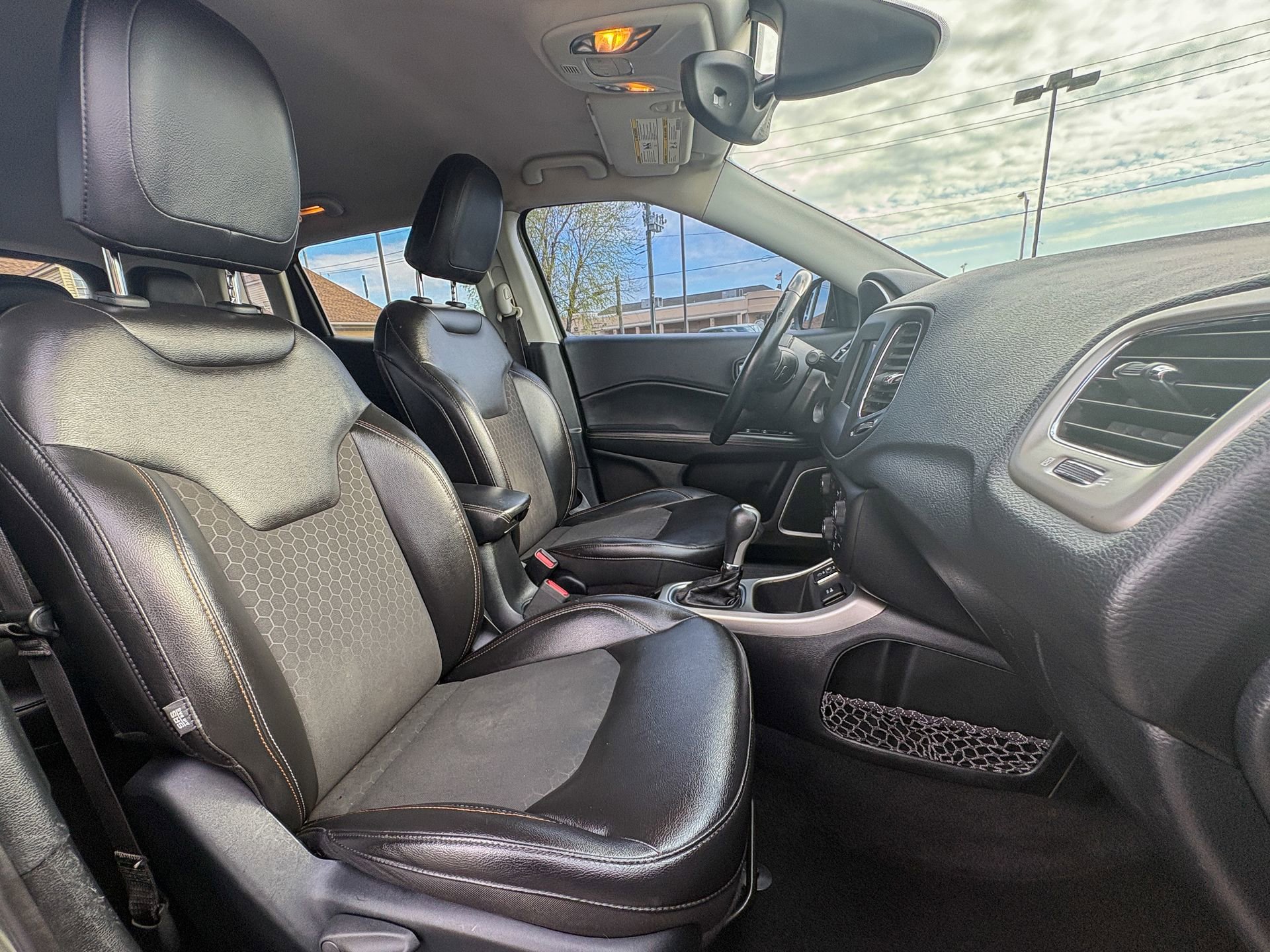 Used 2018 Jeep Compass Latitude w/ Popular Equipment Group FWD image 20