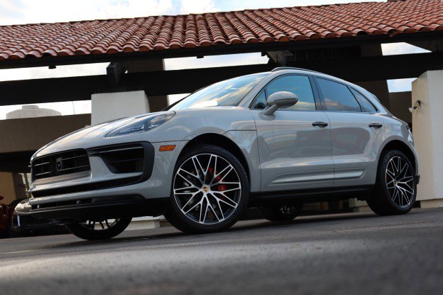 Used 2023 Porsche Macan S image 3