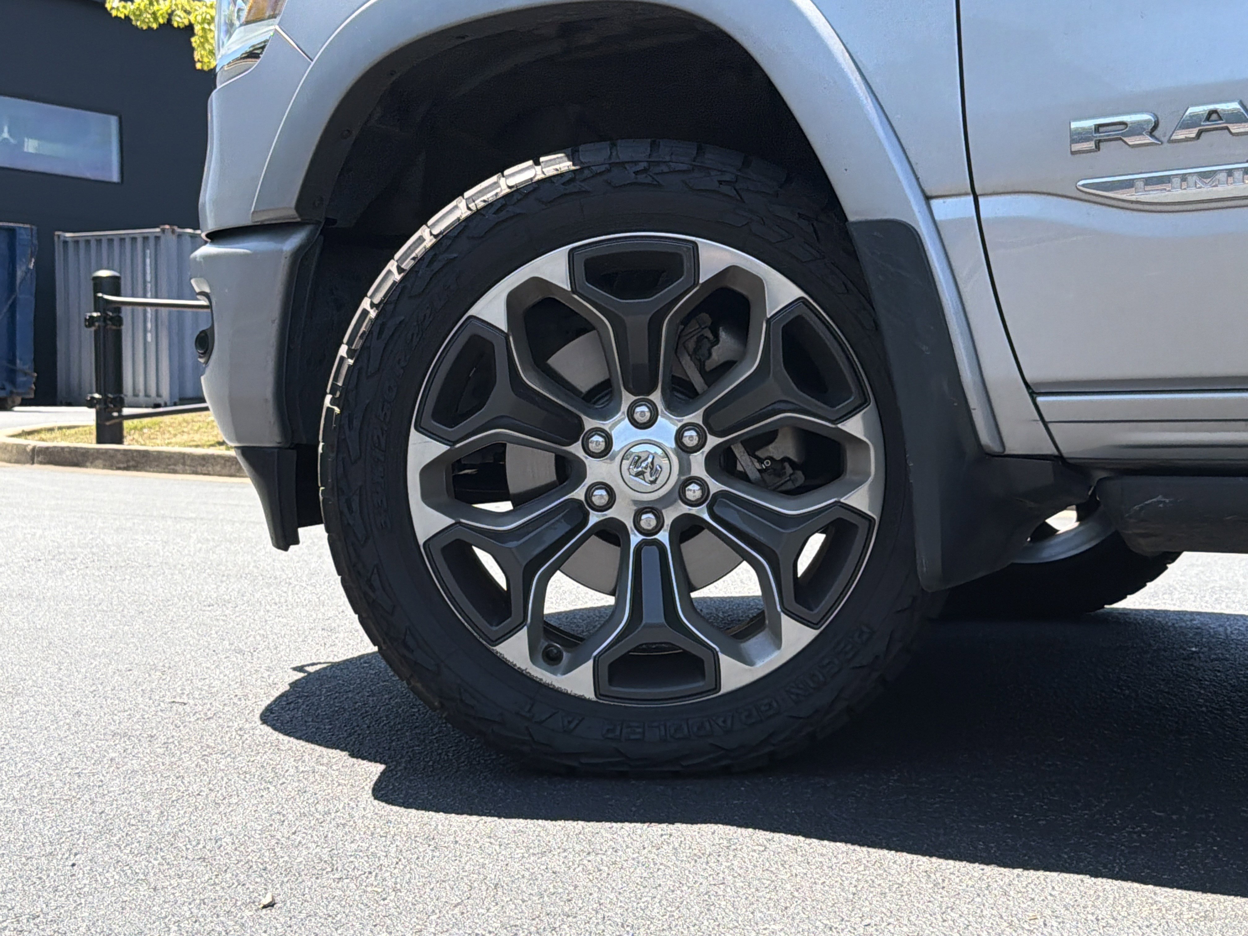 Used 2020 RAM 1500 Limited AWD/4WD image 11