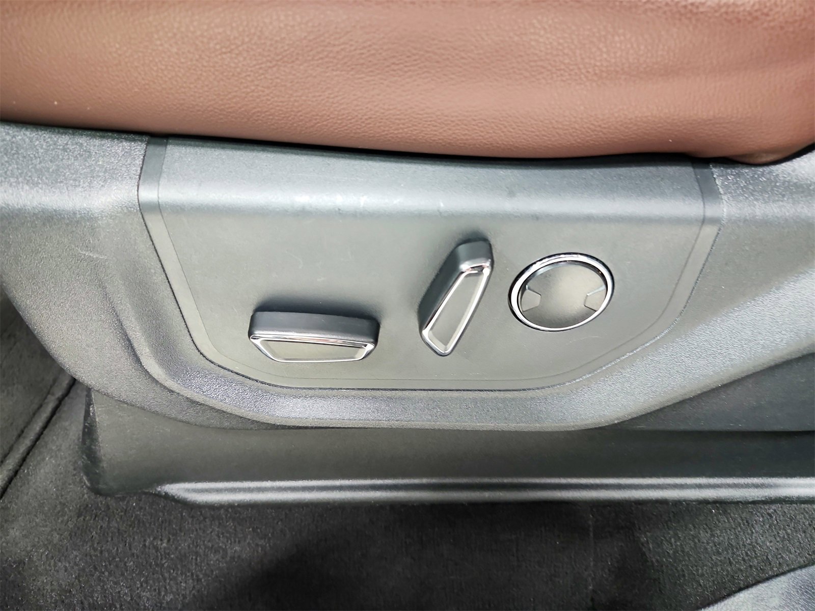 Used 2024 Ford Expedition Limited image 20