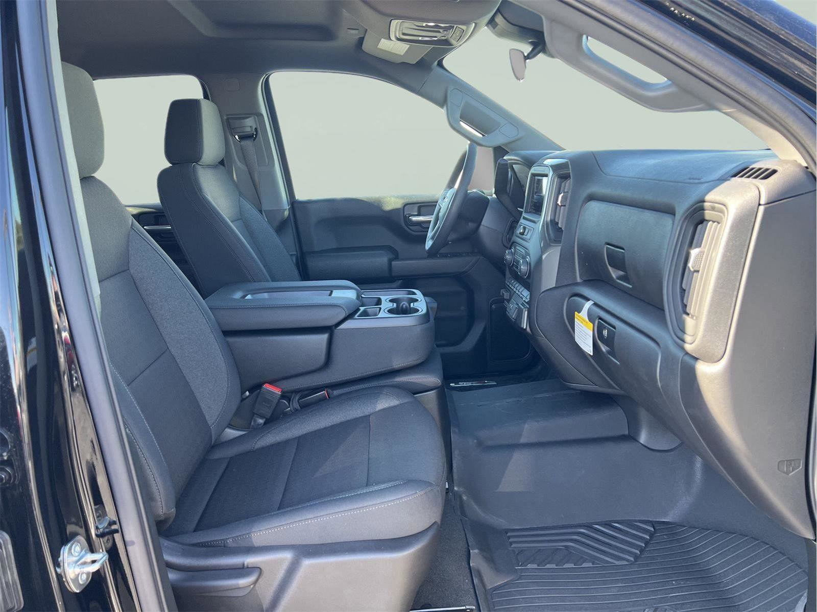 New 2026 Chevrolet Silverado 1500 Custom Trail Boss w/ LPO, Dark Essentials Package AWD/4WD image 13
