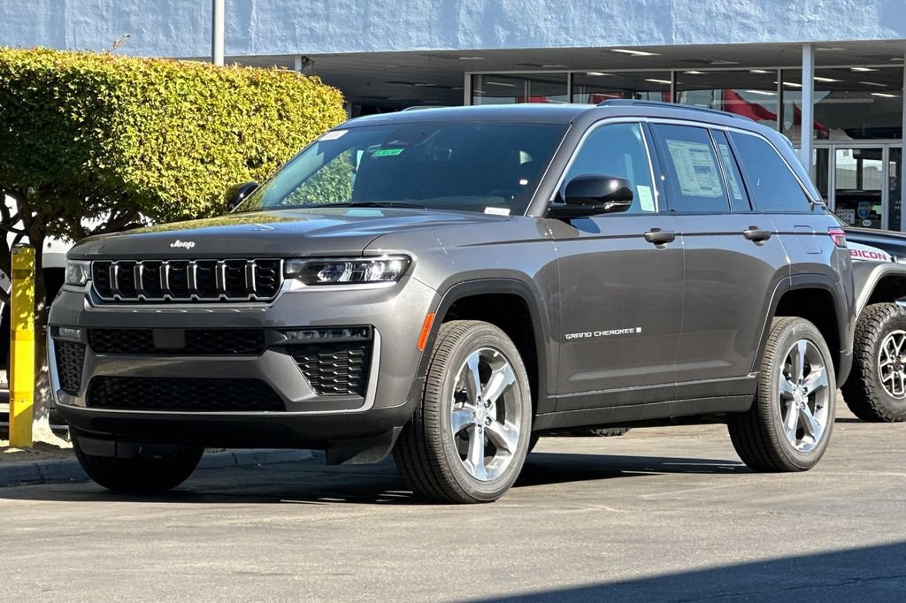 New 2026 Jeep Grand Cherokee Limited AWD/4WD image 8
