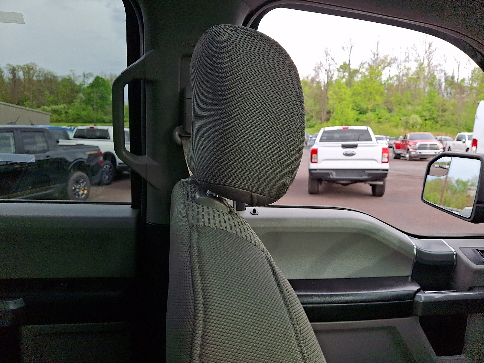 Used 2015 Ford F150 XLT w/ Equipment Group 302A Luxury AWD/4WD image 13