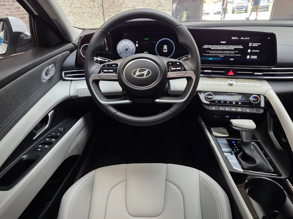 New 2026 Hyundai Elantra Limited FWD image 15